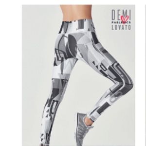 FLASH SALE Fabletics Lisette  Leggings